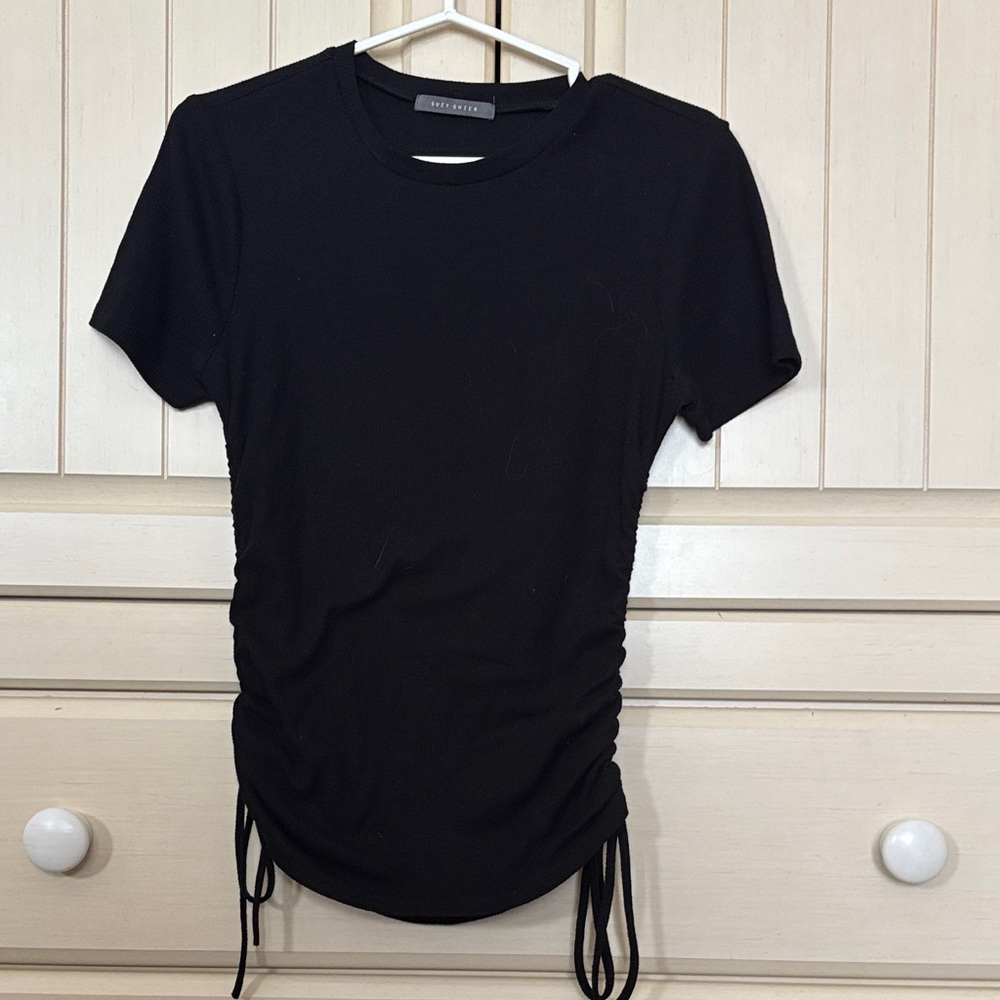 Suzy Shier Black Gathered Short Sleeve Tee